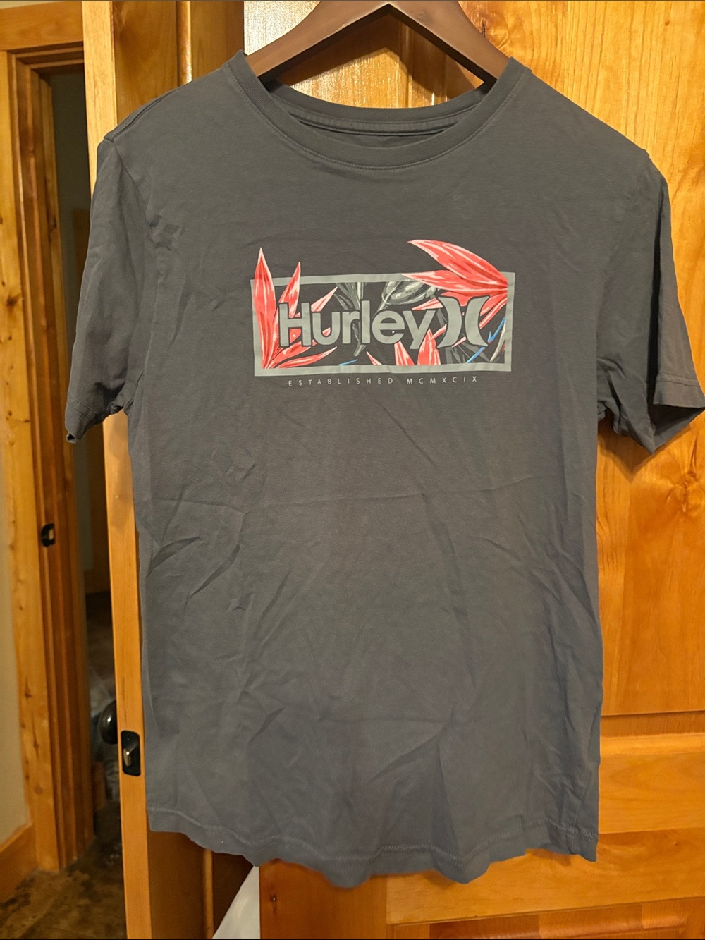 Hurley womens Charcoal Tee with Red Graphic